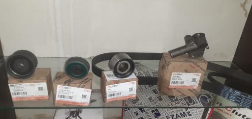 عکس تعمیرات تخصصی خودرو های چینی مستر کارگری