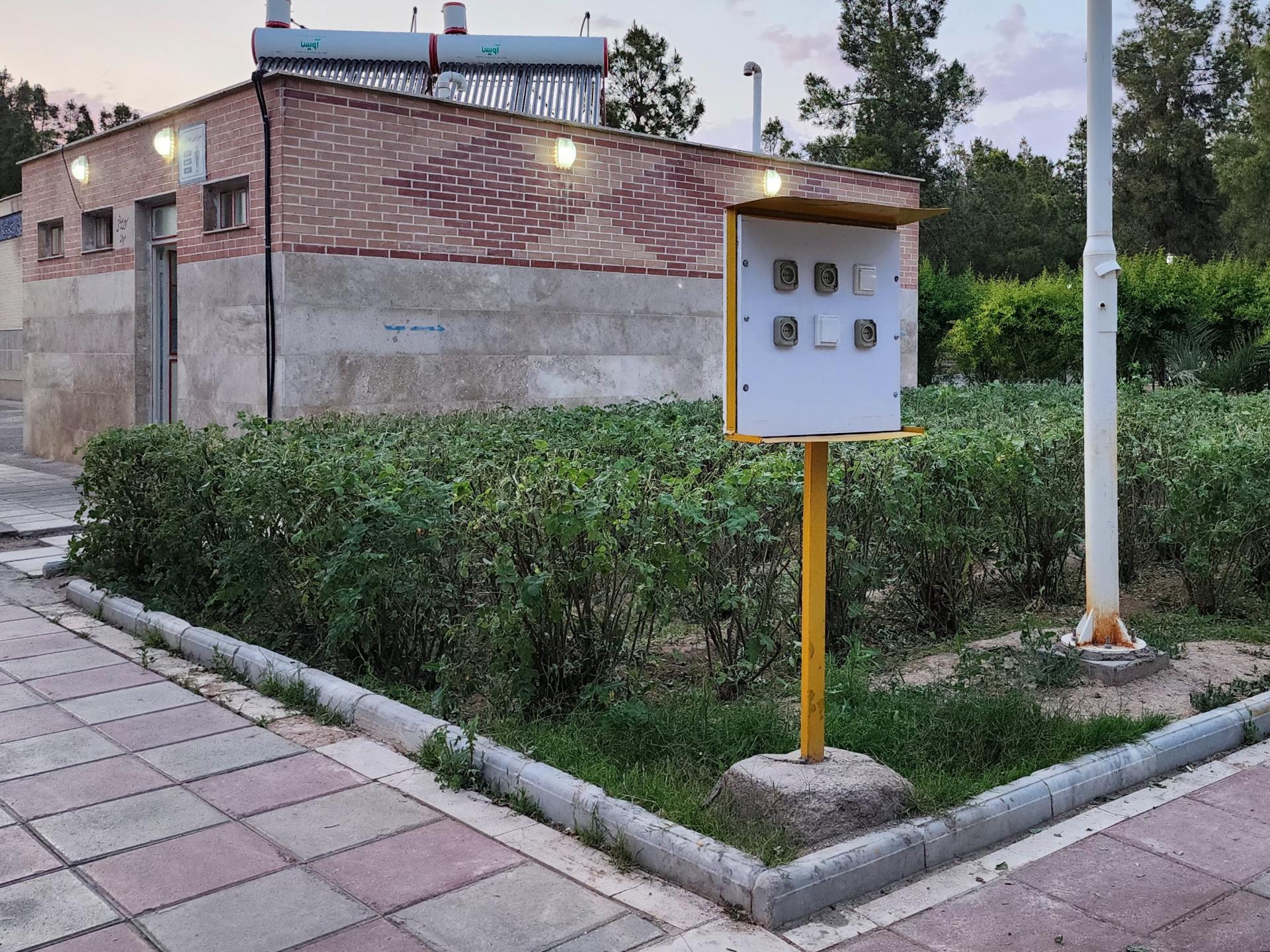 عکس پریز برق