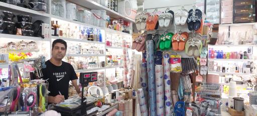 عکس پلاستیک جات و ظروف یکبار مصرف