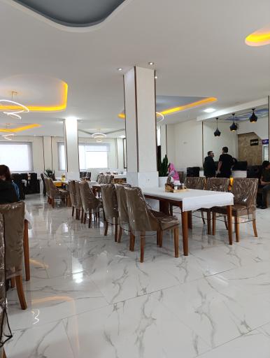 عکس رستوران دهکده