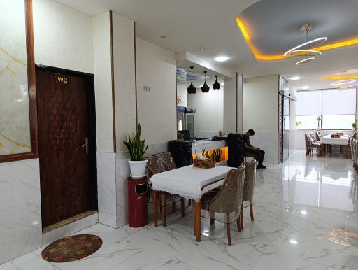 عکس رستوران دهکده