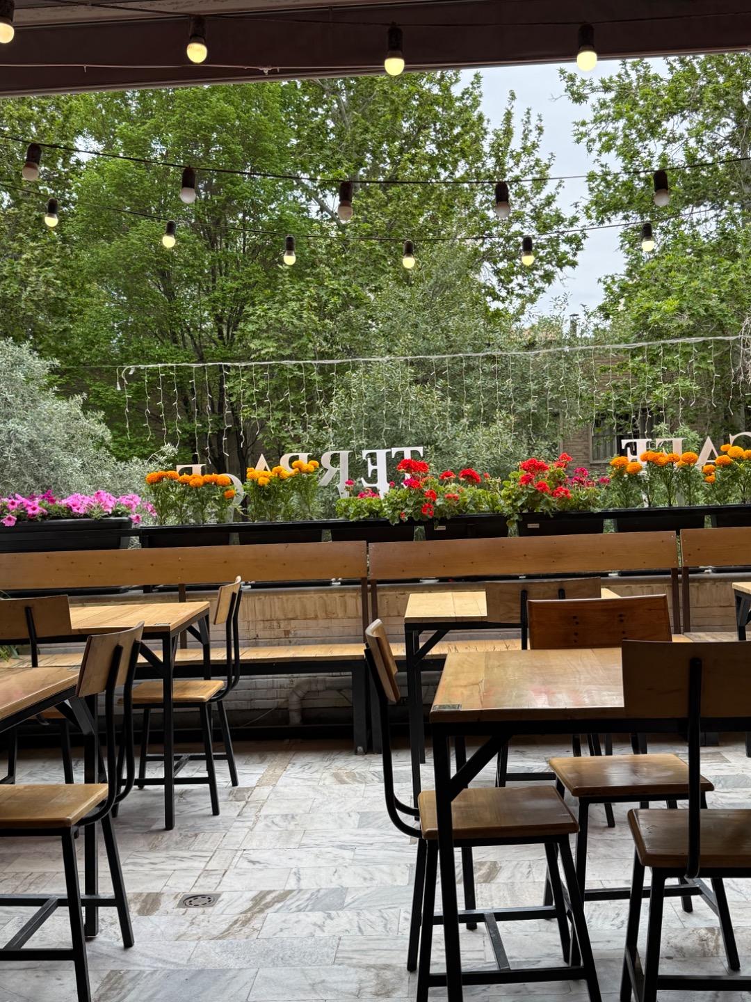 عکس کافه بازی تراس