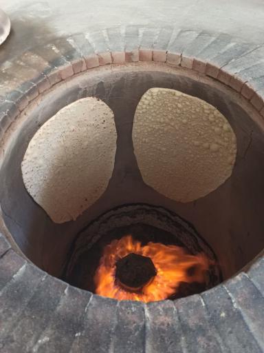 عکس نانوایی خان نشان