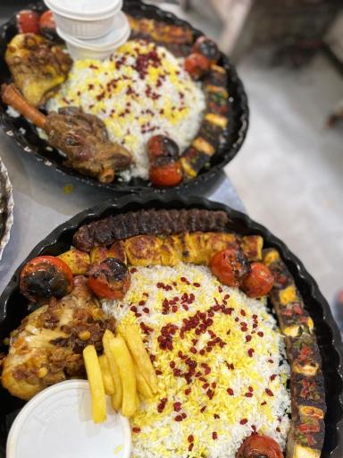 عکس رستوران و بیرون بری ماهرویان