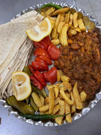 عکس رستوران و بیرون بری ماهرویان