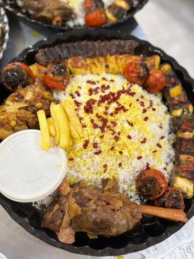 عکس رستوران و بیرون بری ماهرویان