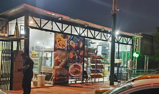 عکس بوفه ساندویچ شبانه روزی