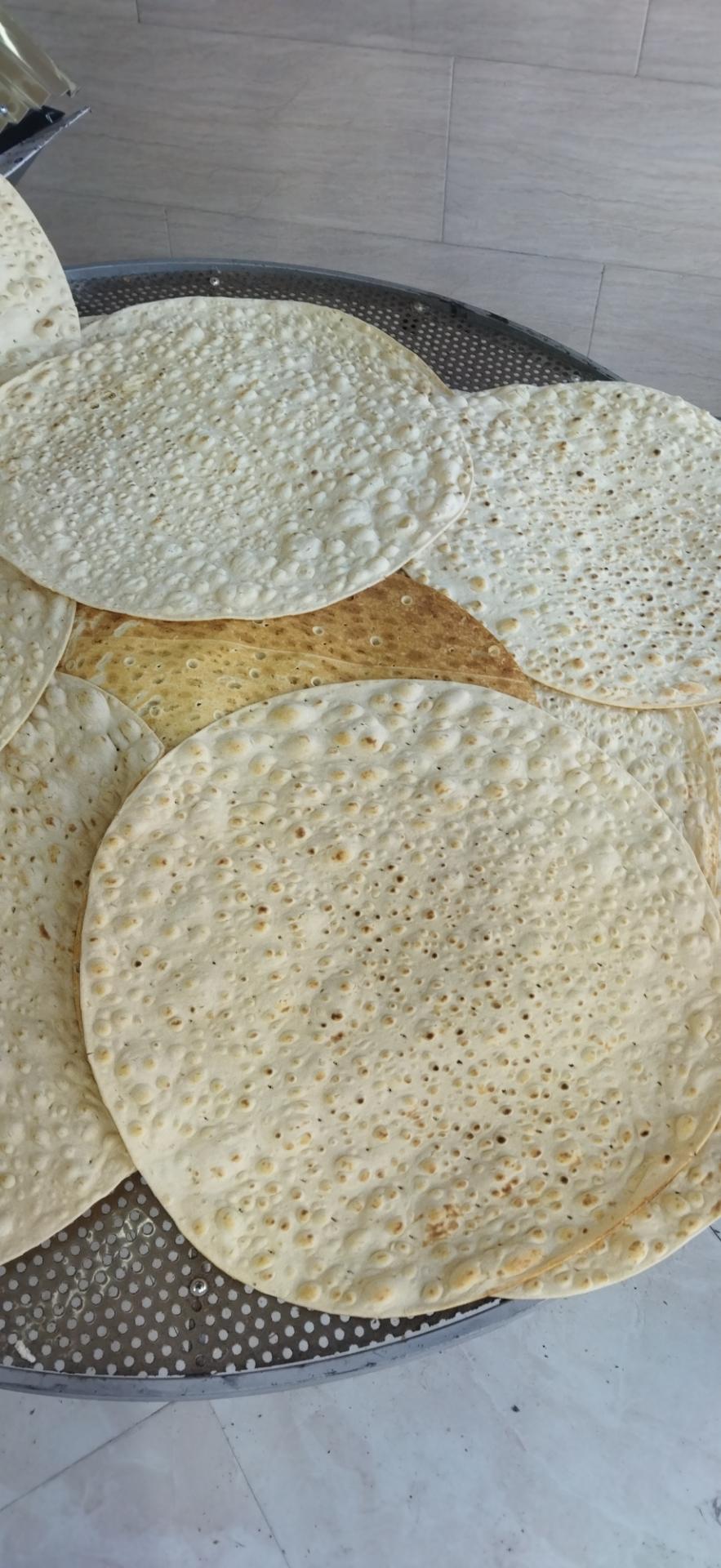 عکس نان تافتون آزادپز