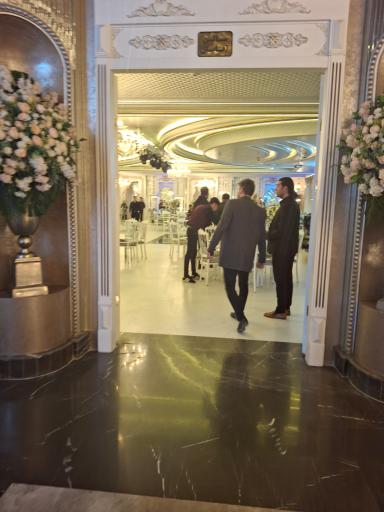 عکس تالار پذیرایی پادنا