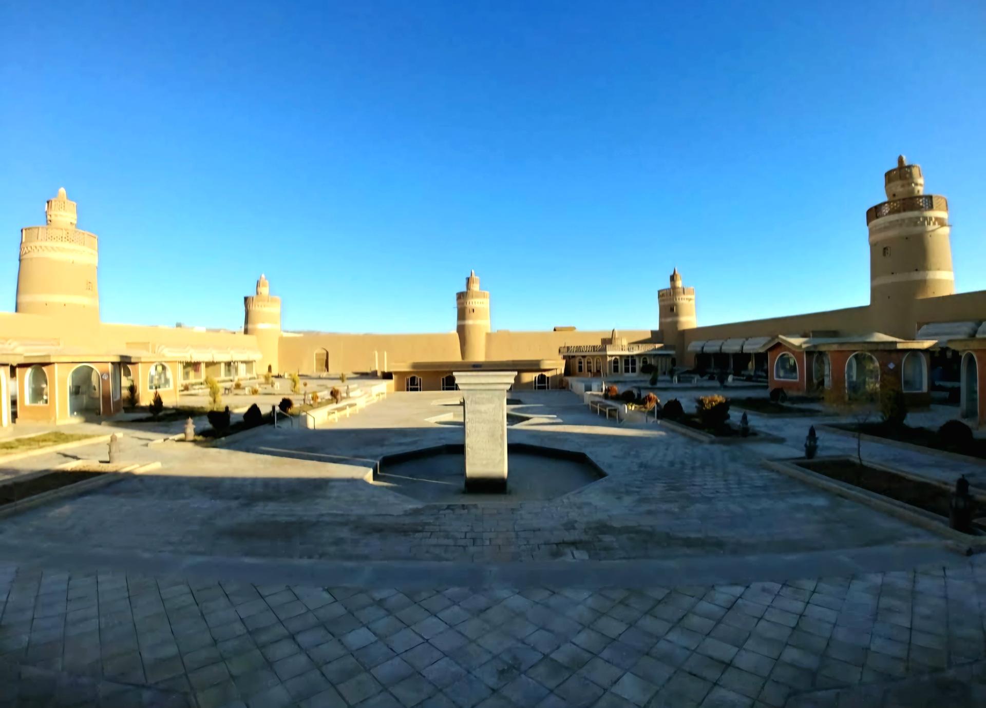 عکس ارگ شیخ بهایی (هفت برج خارون)