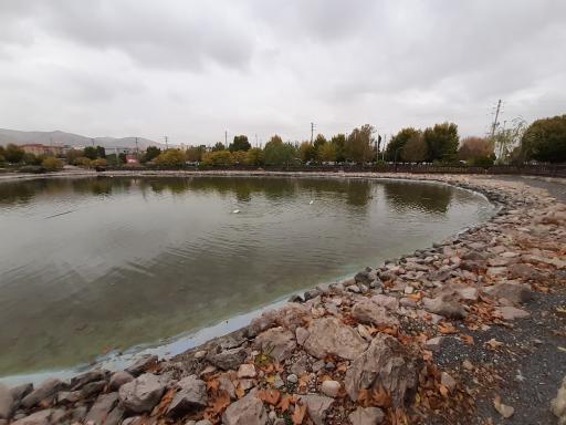 عکس دریاچه مصنوعی اکو پارک صدرا