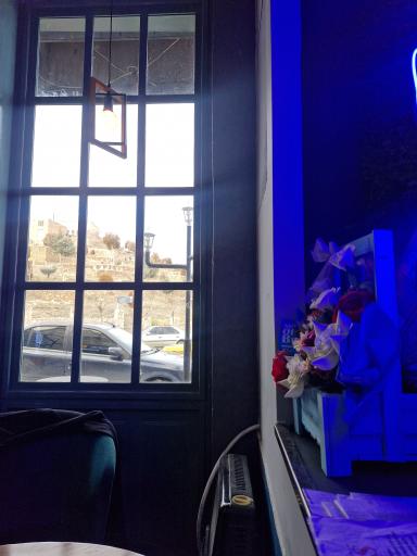 عکس کافه لئون