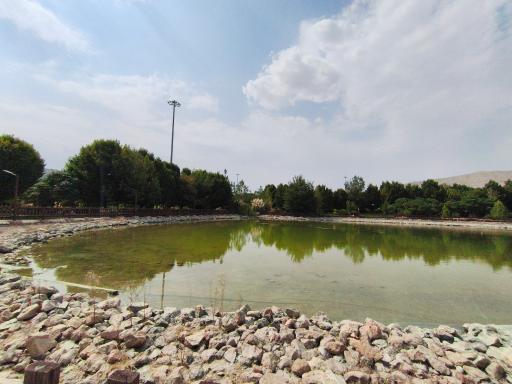 عکس دریاچه مصنوعی اکو پارک صدرا