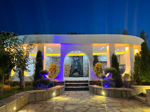 عکس عمارت آنا