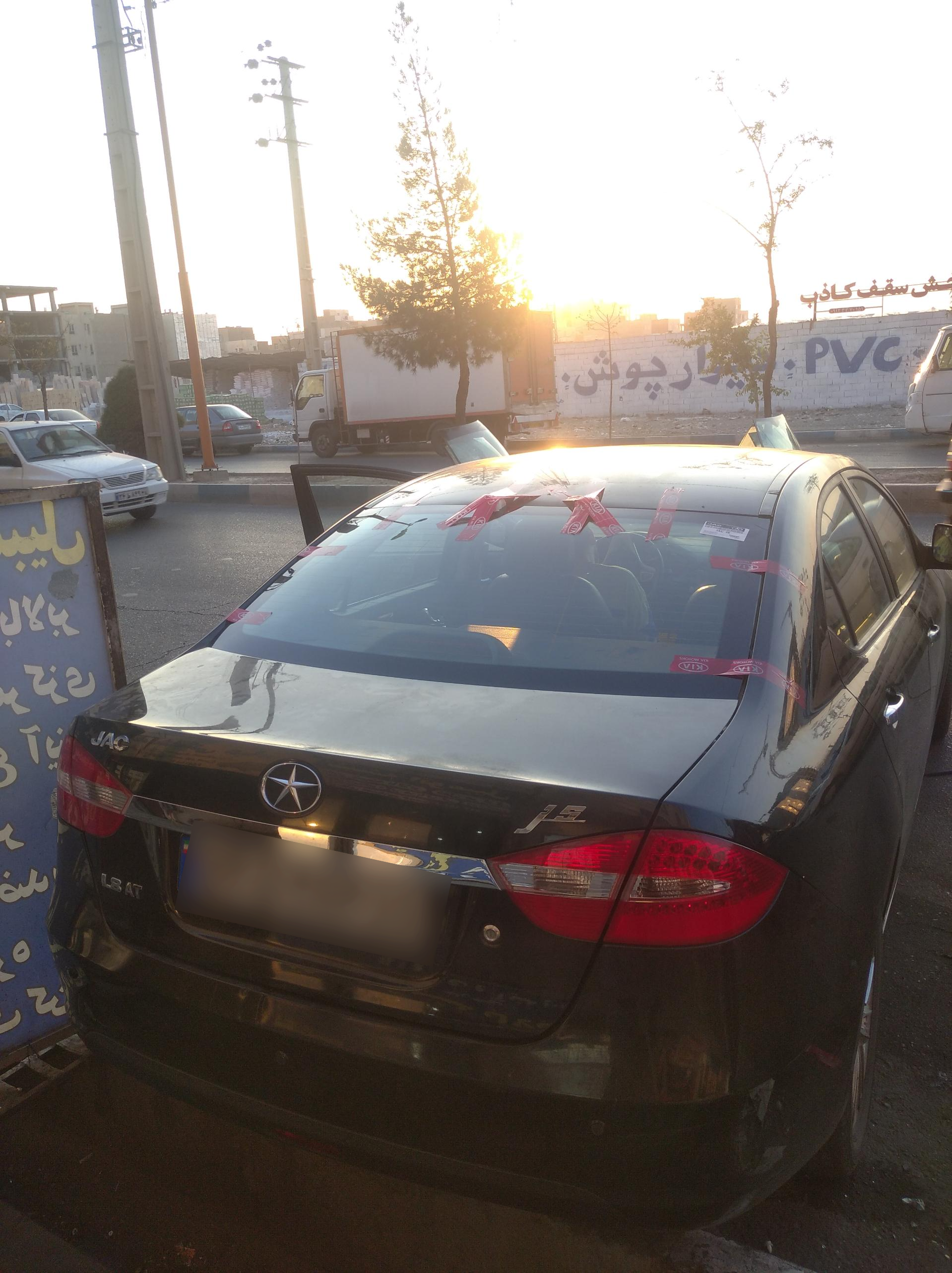 عکس شیشه و قفل اتومبیل احسانی