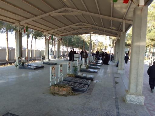 عکس آرامستان و گلزار شهدای روستای کافشان