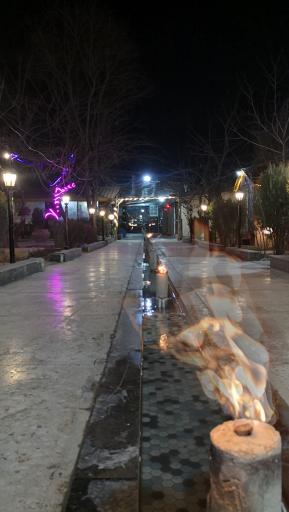 عکس باغ رستوران آب و آتش 