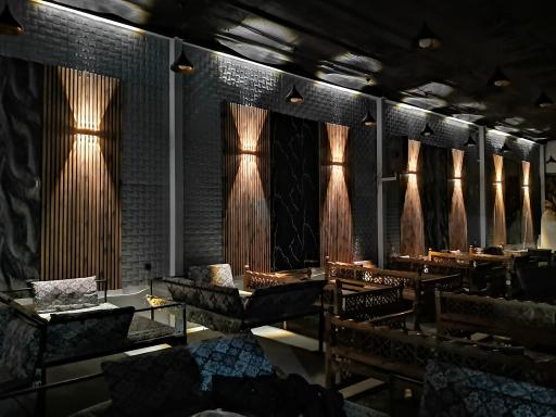 عکس باغ رستوران آب و آتش 