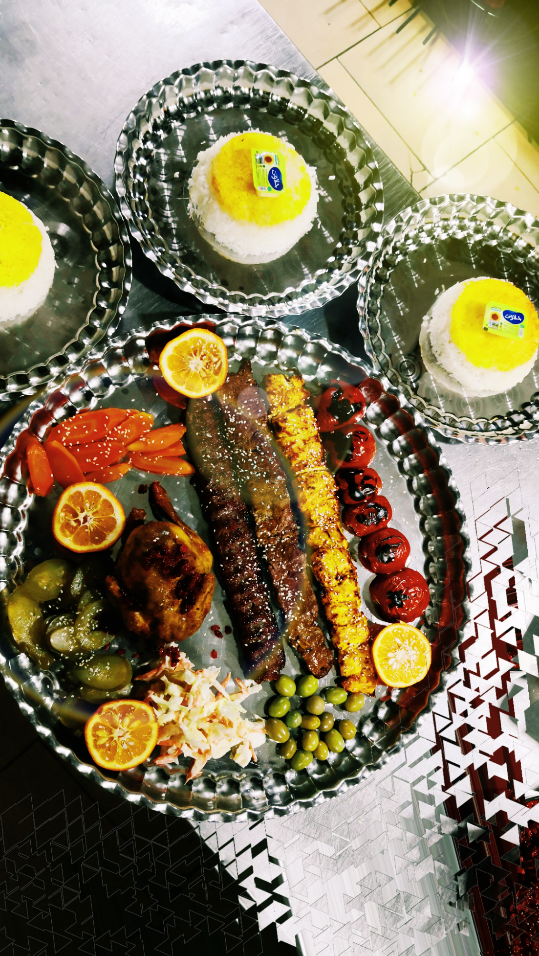 عکس باغ رستوران آب و آتش 