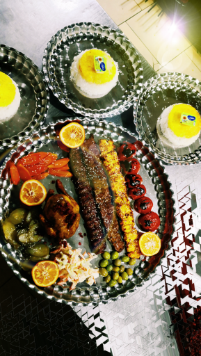 عکس باغ رستوران آب و آتش 