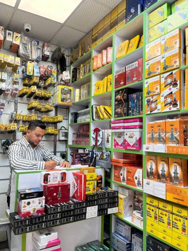 عکس فروشگاه هدلايت و لوازم برقی وی لايت