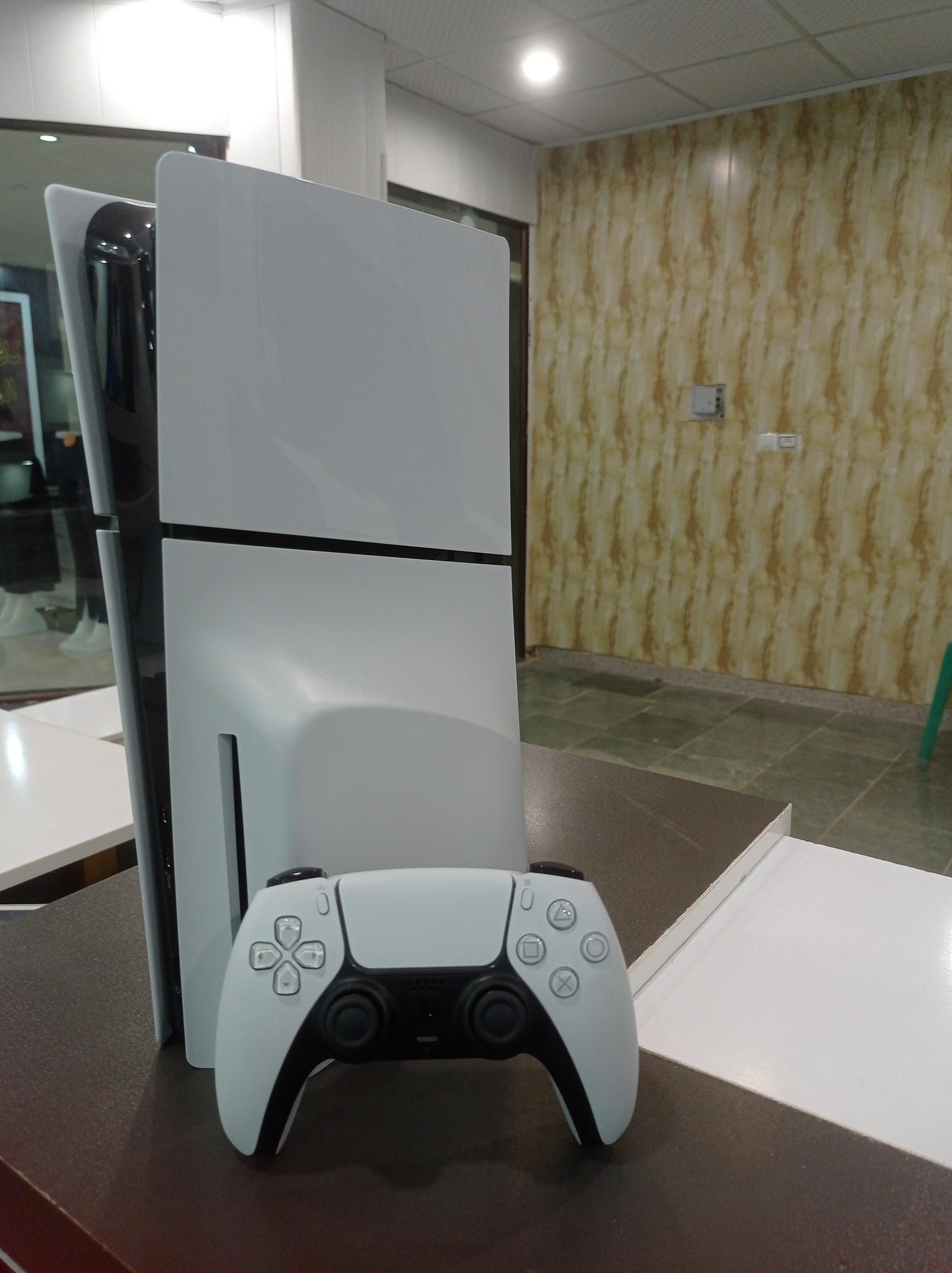 عکس فروشگاه پلی استیشن و کنسول حمزه سعیدی