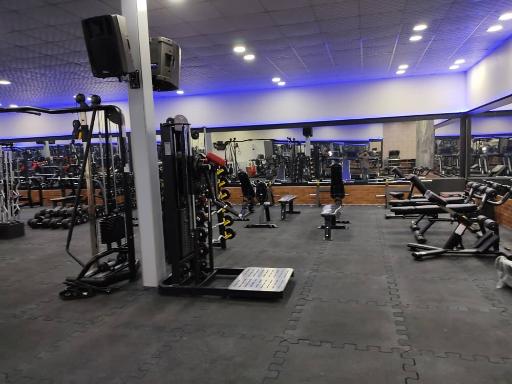 عکس باشگاه ورزشی هیرو