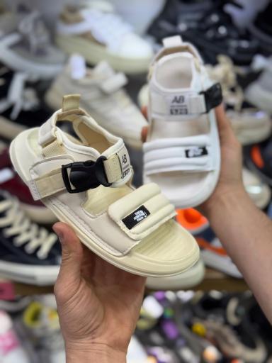 عکس کفش بچگانه نورا