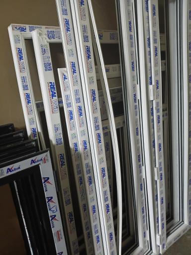 عکس پنجره‌ سازان آراوین