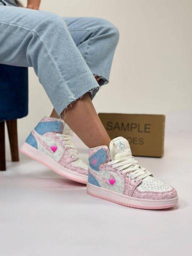 عکس کفش کتانی زنانه و بچگانه لونا