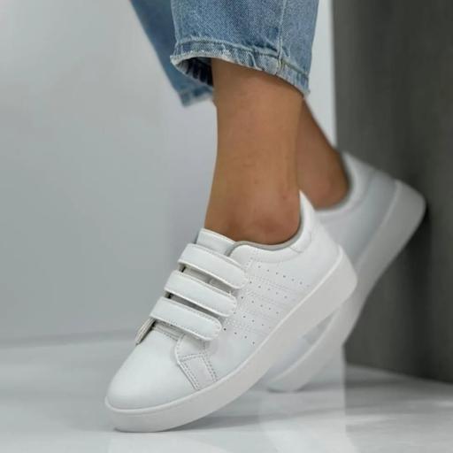 عکس کفش کتانی زنانه و بچگانه لونا