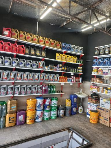 عکس تعویض روغن و اتوسرویس حاجی آبادی