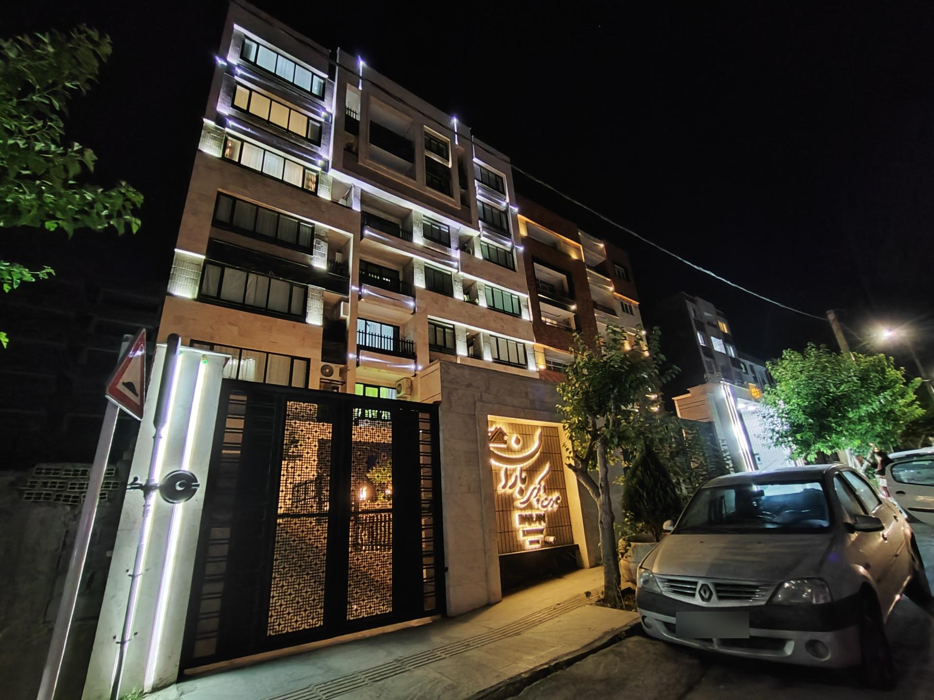 عکس عمارت لاکچری باران ۶۲