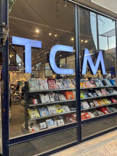 عکس فروشگاه منیکاس