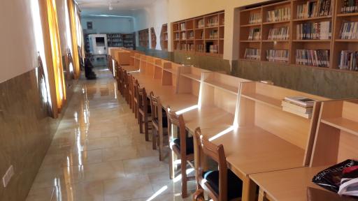 عکس سالن مطالعه مادر