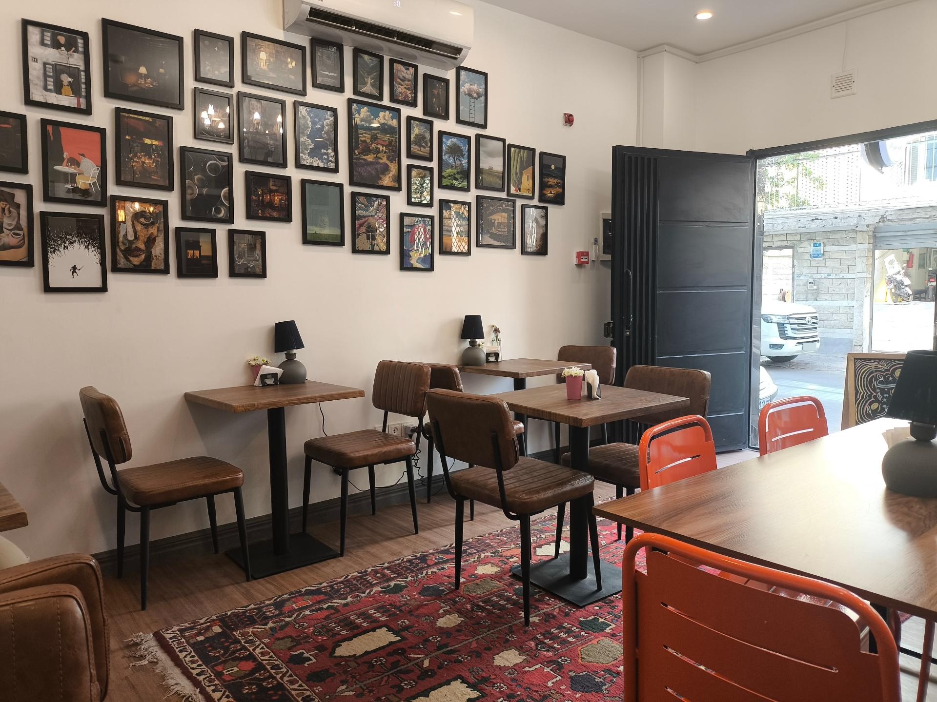 عکس کافه مهرگان