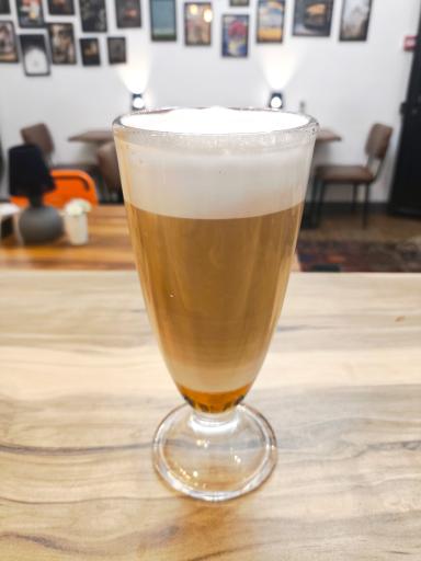 عکس کافه مهرگان