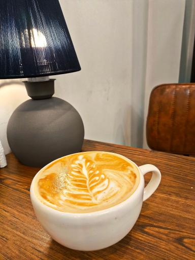 عکس کافه مهرگان