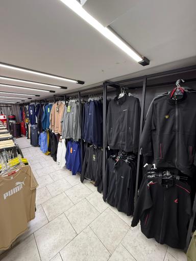 فروشگاه لوازم و پوشاک ورزشی ایران اسپورت