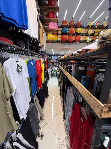 عکس فروشگاه لوازم و پوشاک ورزشی ایران اسپورت