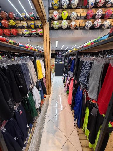 فروشگاه لوازم و پوشاک ورزشی ایران اسپورت