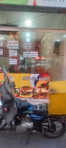 عکس پیتزا و ساندویج جوانان