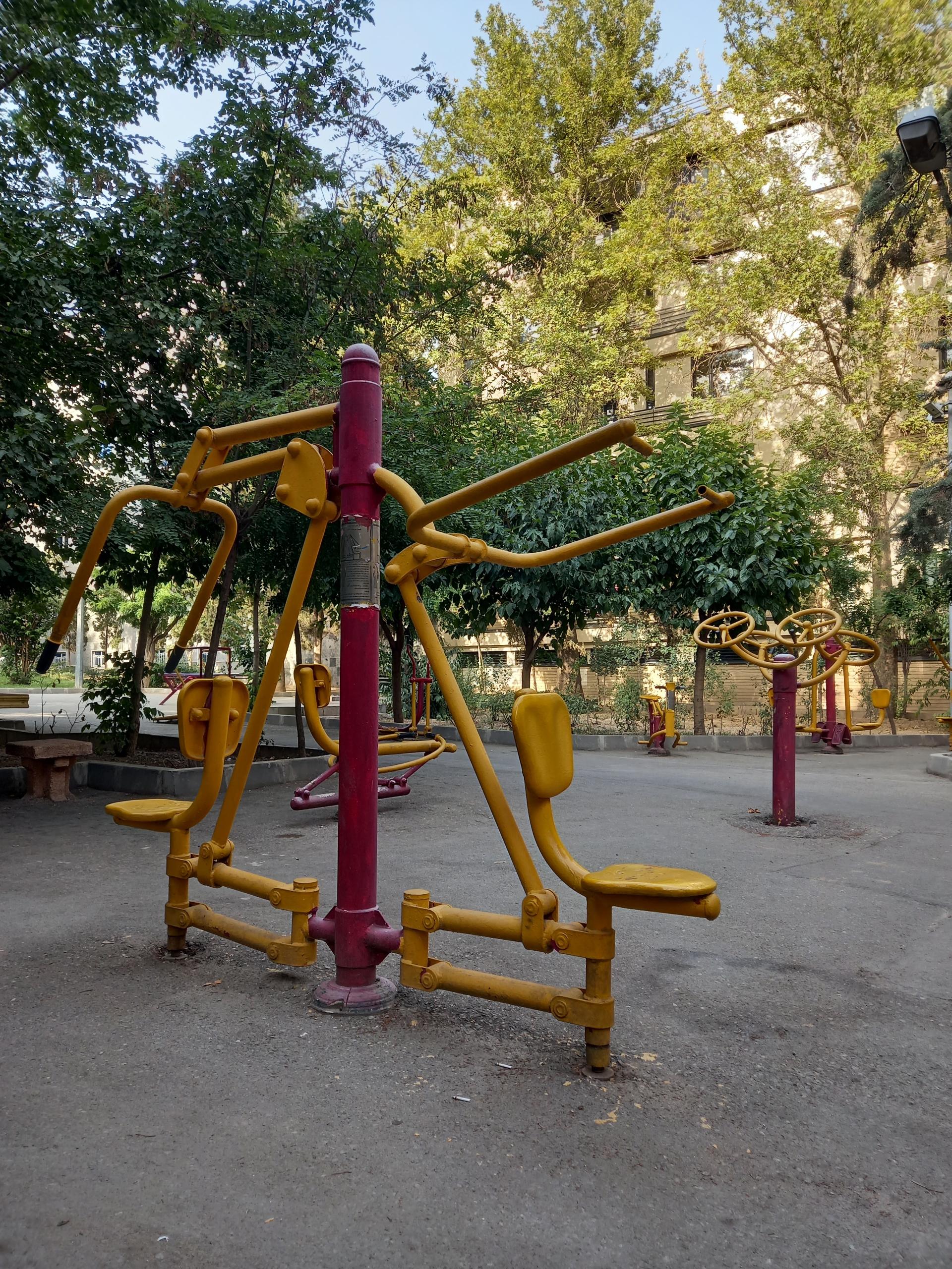 عکس وسایل بدنسازی عمومی 