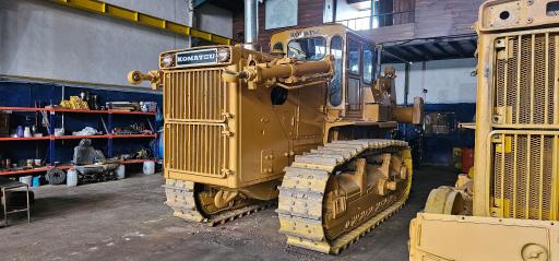 عکس گروه فنی مهندسی دیزلیران حبیب الهی 