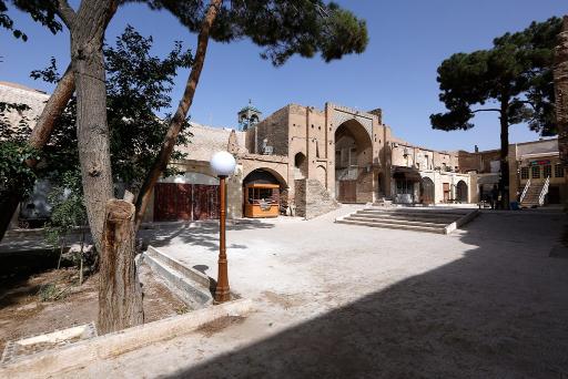 عکس کاروانسرای میرزا حسین خان