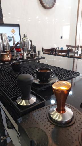 عکس کافه رستوران تِرِید