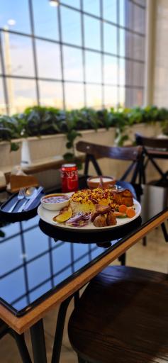 عکس کافه رستوران تِرِید