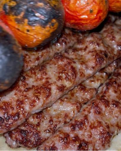 عکس تهیه غذای مجلسی