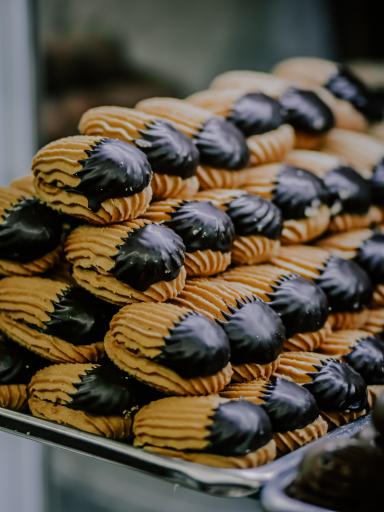 کافه قنادی نمونه 