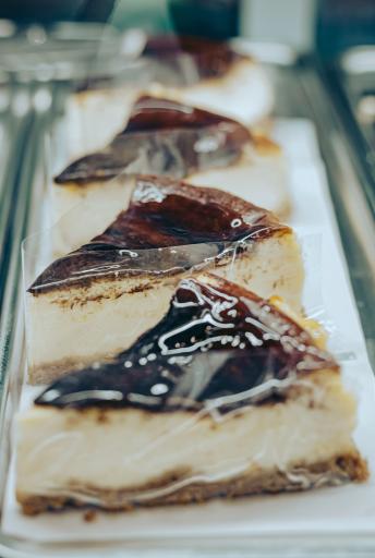 کافه قنادی نمونه 